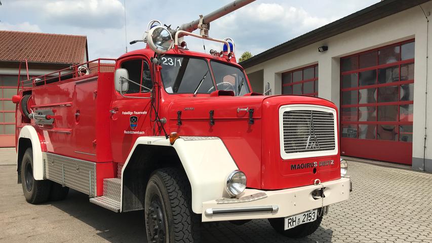 Wenn es nach den Wehrleuten geht, soll der Feuerwehroldtimer auch nach seiner Außerdienststellung, die noch lange nicht absehbar ist, in Rednitzhembach erhalten bleiben. "Da hängt die ganze Mannschaft dran", sagt Kommandant Alfred Dößel.