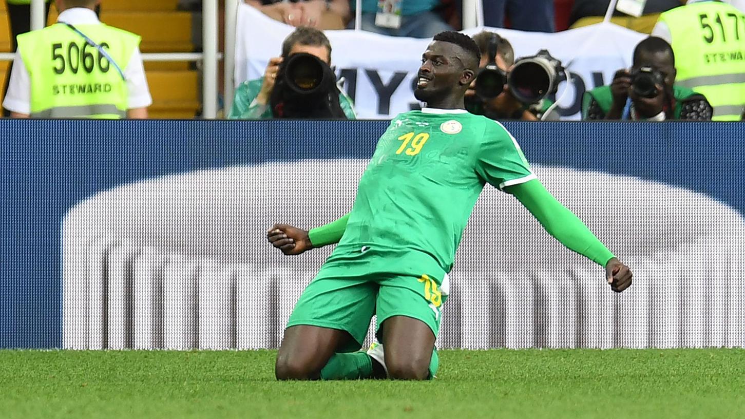 Senegals Stürmer Mbaye Niang feiert den Sieg gegen Polen.