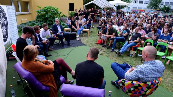 Podiumsdiskussion im Protestgarten