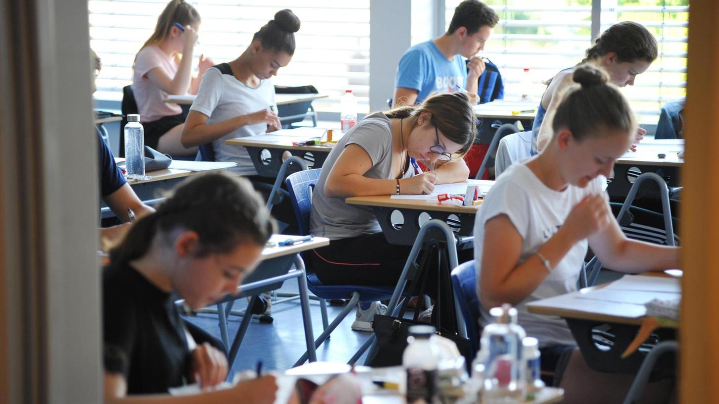 Realschule:  Brüten über den Deutsch-Abschlusstests