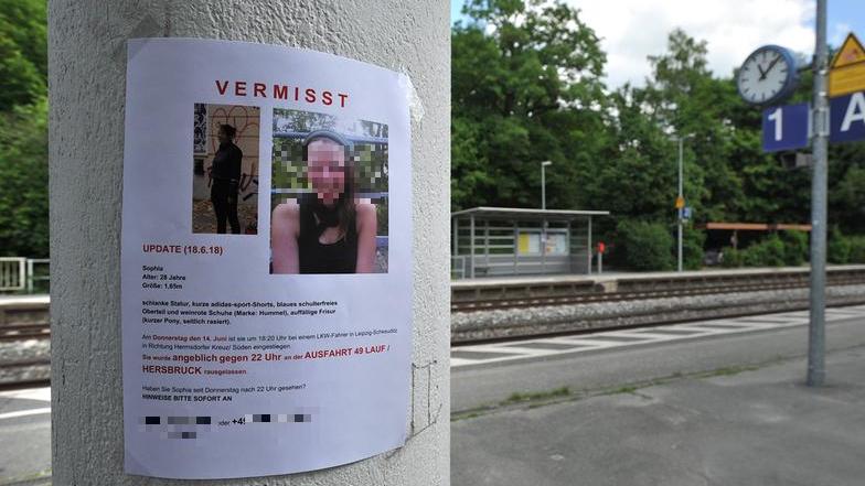 Überall in Deutschland plakatierten Verwandte und Freunde von Sophia L. Suchanzeigen. Ihr Fall wird nun in einem Theaterstück aufgegriffen.