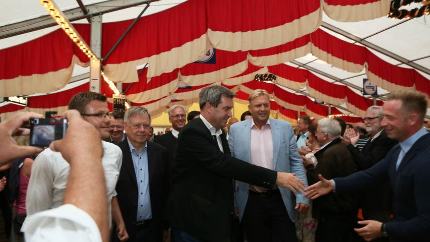 Ministerpräsident Markus Söder besucht die Eibacher Kärwa