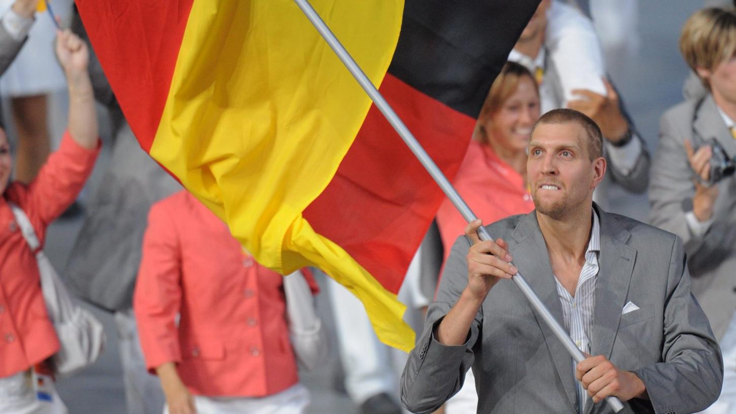 Kennt das Gefühl, als Einziger die deutsche Fahne hochzuhalten: Basketball-Superstar Dirk Nowitzki.