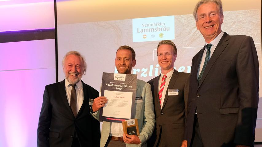 Laudator Manfred Neun, Gewinner Ulrich Prediger von LeaseRad GmbH, Johannes Ehrnsperger, Franz Ehrnsperger.