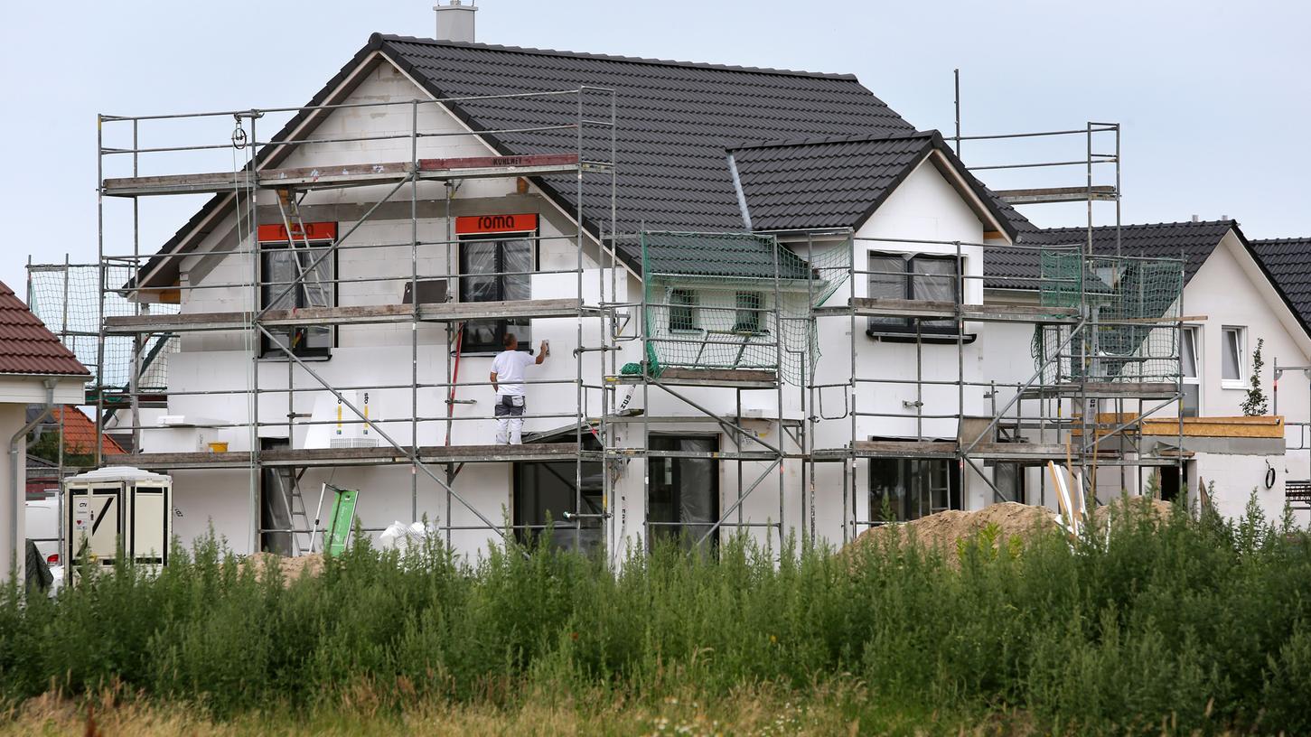 Laut Koalitionsvertrag sollen Familien für den Kauf einer Wohnung oder eines Hauses 1200 Euro pro Kind und Jahr erhalten - über einen Zeitraum von zehn Jahren