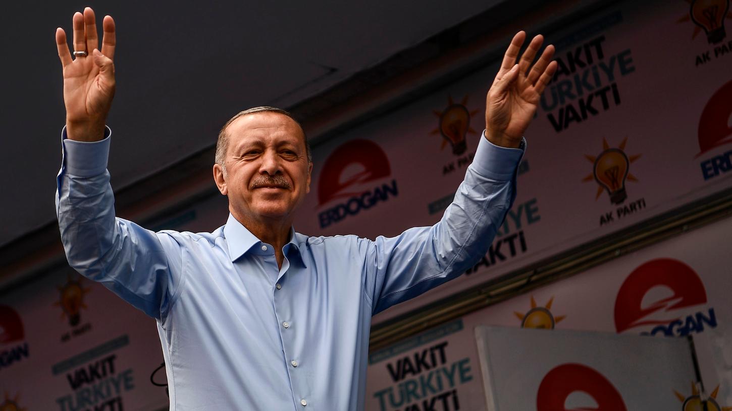 Erdogan verspricht freie und faire Wahlen am Sonntag 