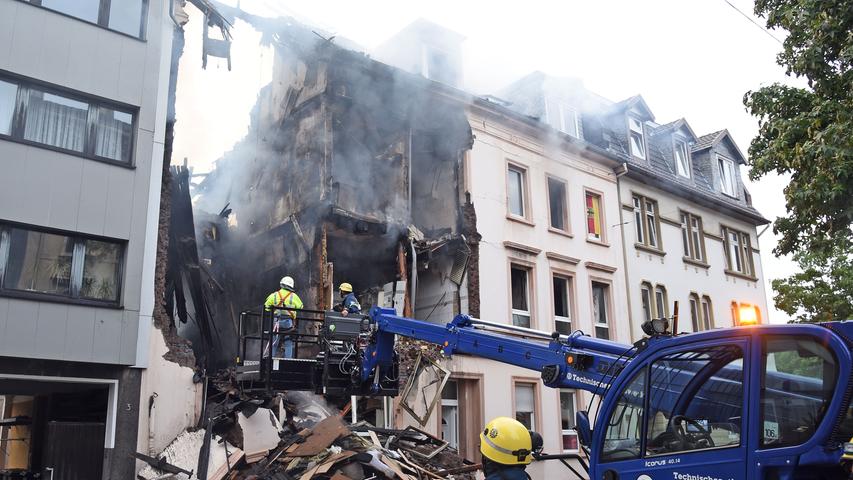 Bilder der Zerstörung: Wohnhaus in Wuppertal kracht zusammen