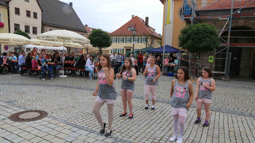 Tanzen, lesen, spielen: In Heideck wurde Pfarrfest gefeiert