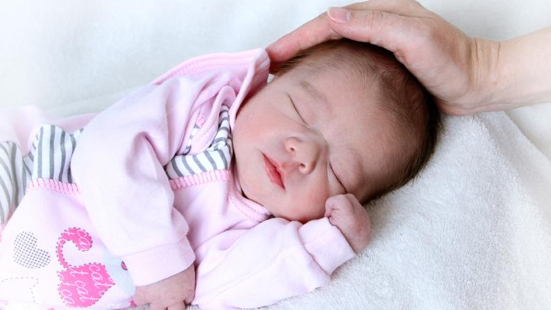 Die kleine Malina ist seit dem 22. Juni auf der Welt. Sie wurde mit 3230 Gramm im St. Theresien-Krankenhaus geboren. Dabei war sie 51 Zentimeter groß.
