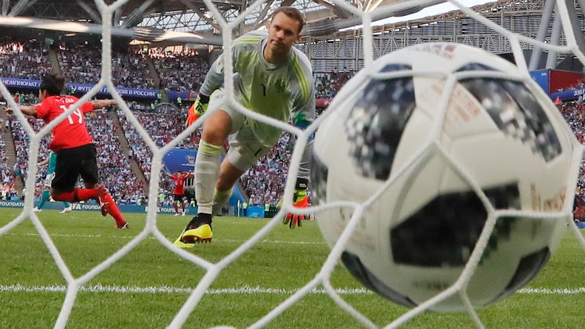 "Ausgeweltmeistert: Deutsches WM-Out nach 0:2 gegen Südkorea. Titelverteidiger muss nach einer blutleeren Vorstellung die Heimreise antreten."