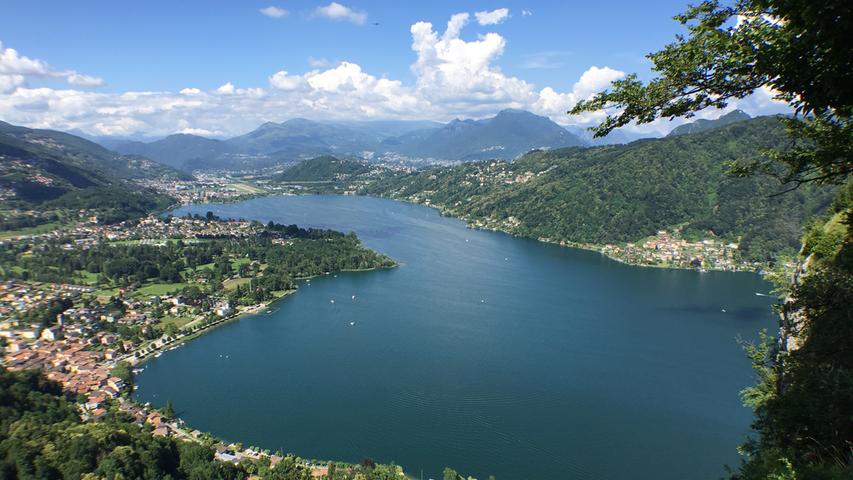 Wechsel zum nächsten See: Der Lago Lugano, der zu 63 Prozent im Tessin liegt, befindet sich auf 270 Metern über dem Meer - und damit weit höher, als der Lago Maggiore. An seinem Ufer ist noch weniger Platz. Und wer sich einen Überblick verschaffen will, muss zum Beispiel auf den Monte Caslano hinaufwandern.