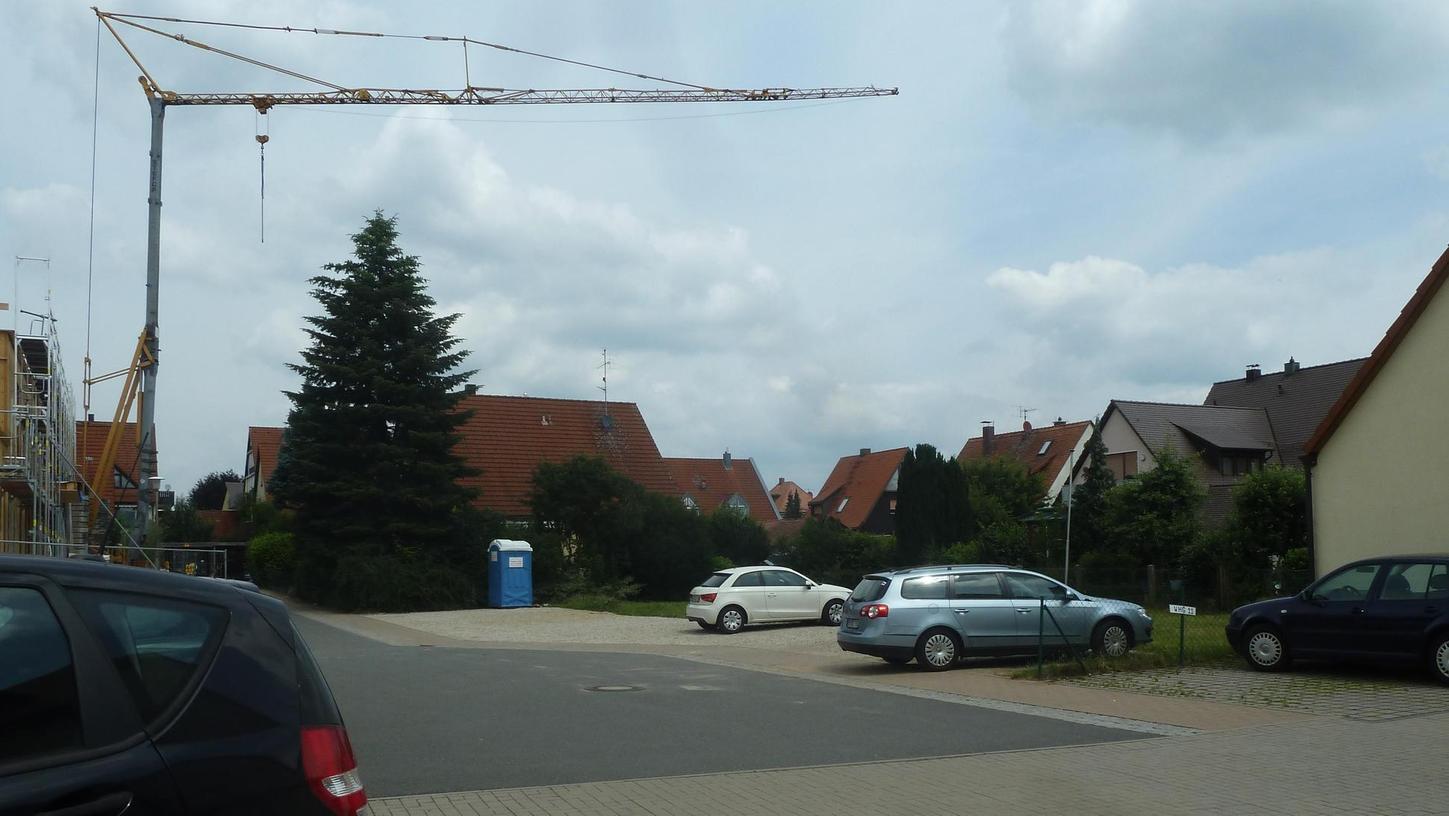 Neuer Fußweg und Parkplatz für Kalchreuth