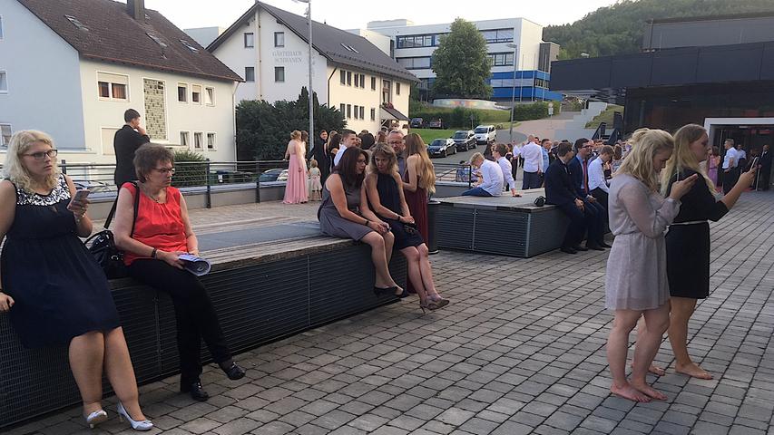 Viermal die glatte Eins: Die Abi-Feier des Gymnasiums Fränkische Schweiz