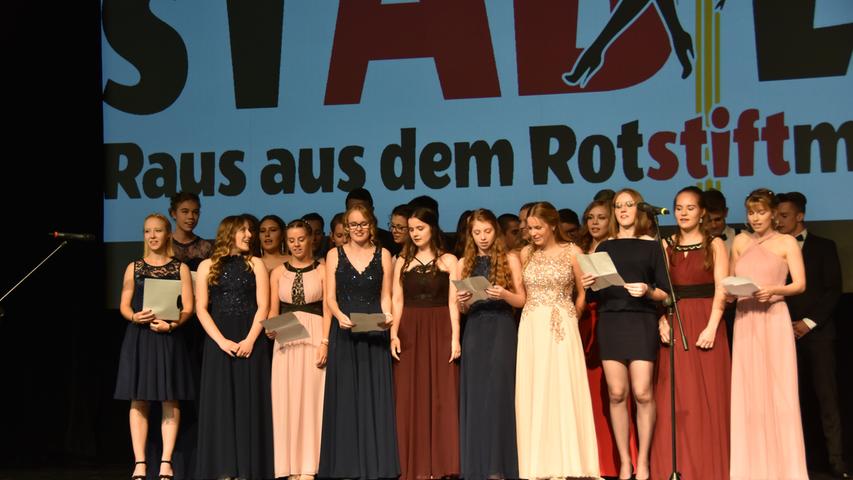 Bye, bye Rotstift: Abifeier des Bonhoeffer-Gymnasiums Oberasbach