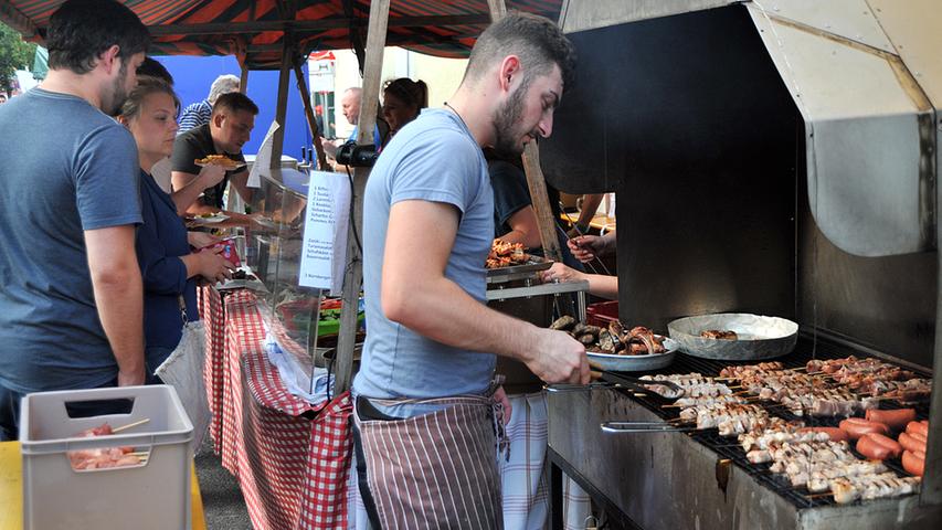Trampolin und feinste Kulinarik: So war das Erlanger Zollhausfest