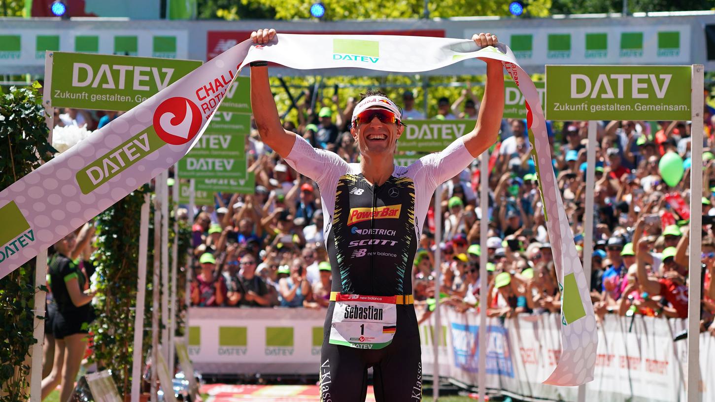 Als Favorit war Sebastian Kienle zum Challenge gekommen. Auf der Laufstrecke schob sich der Hawaii-Sieger von 2014 nach vorn und sicherte sich seinen ersten Titel in Roth. Dort hatte 2010 seine Langdistanz-Karriere begonnen. Als Favorit war Sebastian Kienle zum Challenge gekommen. Auf der Laufstrecke schob sich der Hawaii-Sieger von 2014 nach vorn und sicherte sich seinen ersten Titel in Roth. Dort hatte 2010 seine Langdistanz-Karriere begonnen.