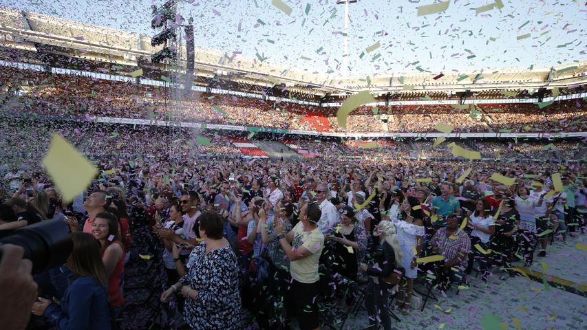 Schlager-Party im Stadion: Helene Fischer verzaubert Nürnberg