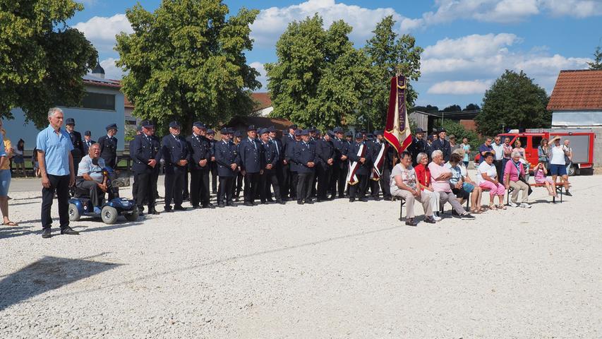 Gundelsheim feiert den Spatenstich fürs neue Feuerwehrhaus