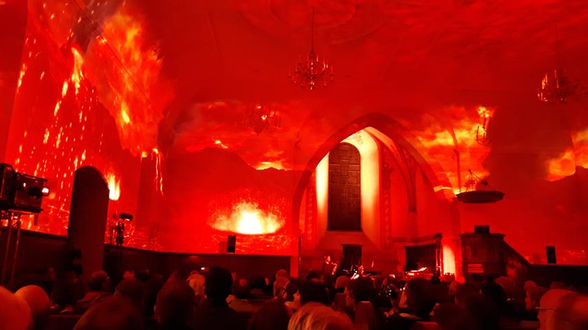 Feuer und Eis: Auch die Stadtkirche von Murten wird beim Licht-Festival mit einer Show bespielt.