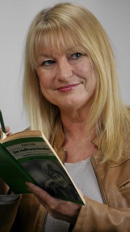 Die Bestseller-Autorin Sabine Weigand aus Schwabach schaffte es über Platz fünf der Liste in den Landtag.