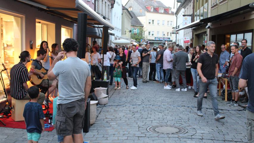 Shoppen, tanzen, genießen: Einkaufsnacht lockte nach Forchheim