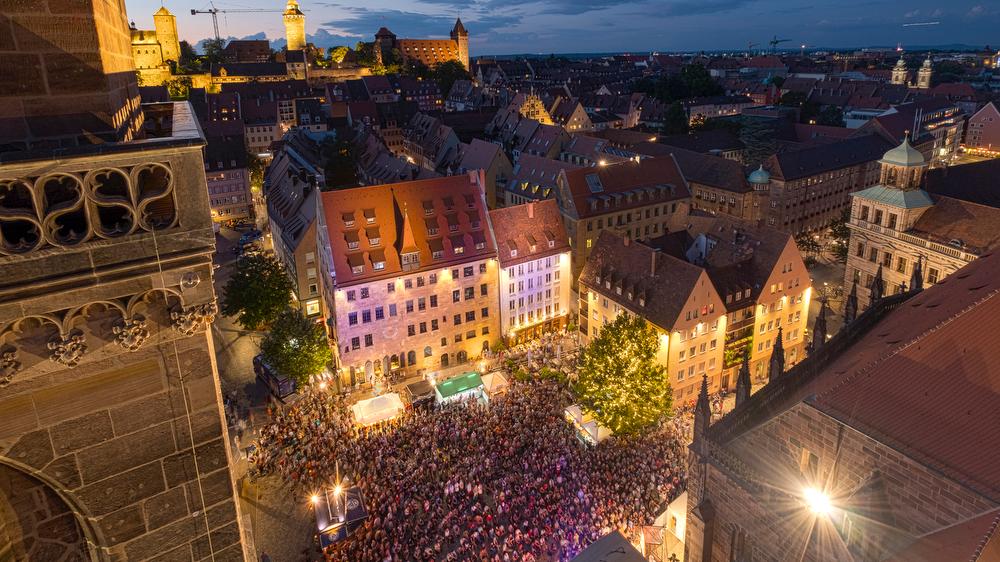 Folklore, Kultur und Tradition: Beim Bardentreffen 2018 kommen Künstler aus aller Welt nach Nürnberg, um zum Motto "Rhythm and Poetry" zu performen.