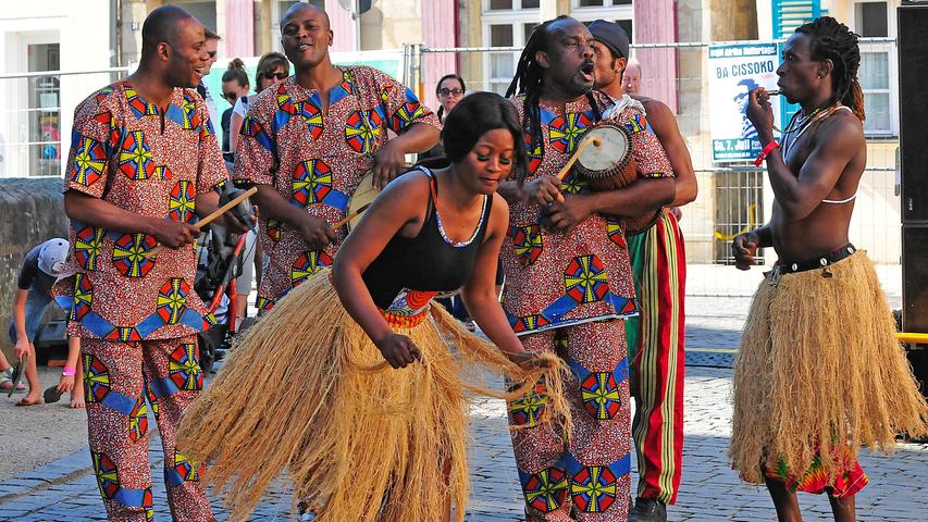 Farbenfroh und vielfältig: Der Samstag auf den Afrika-Kulturtagen