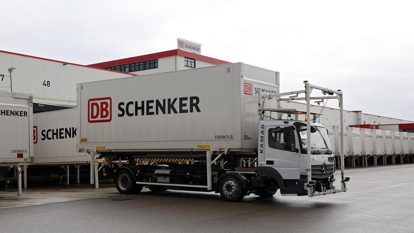 DB Schenker stellt in Nürnberg autonomes Fahrzeug vor