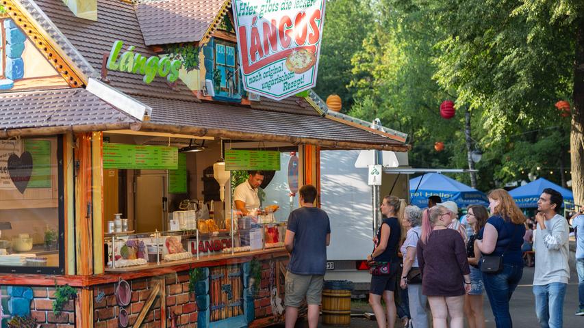 Brotzeit und Feiermarathon: Sommerkirchweih in Herzogenaurauch