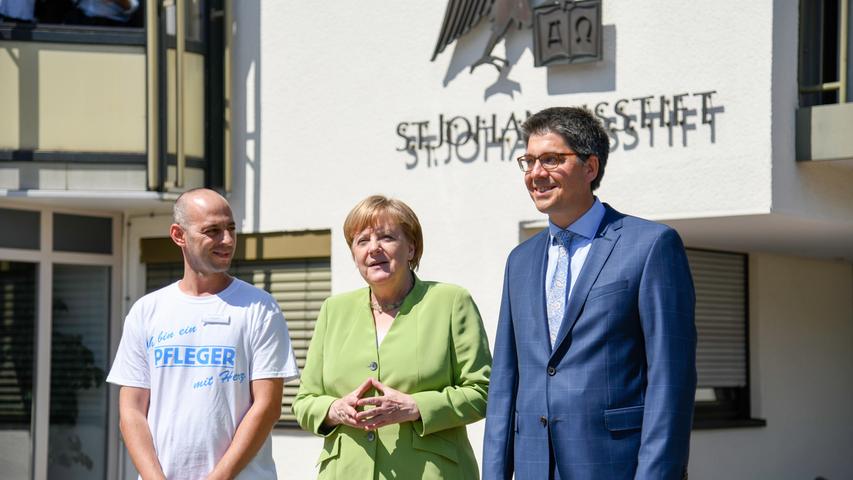 Nach Kritik: Merkel trifft Pfleger in Paderborner Altenheim