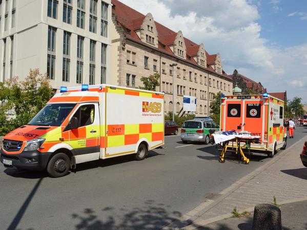 Auf Fürther Straße von Auto erfasst: Kind in Lebensgefahr 