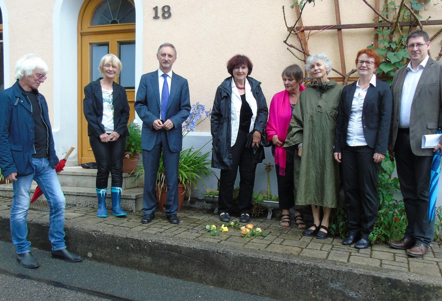 Neun weitere Stolpersteine erinnern und mahnen
