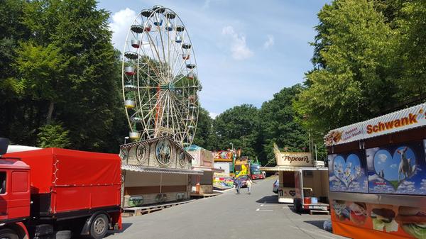 Das Besondere am Annafest: der Flair des Kellerwaldes. Einfach unverwechselbar! Mit seiner Größe ist das Fest-Gelände so herrlich weitläufig, das Fest-Treiben verteilt sich wunderbar. Mit rund ....