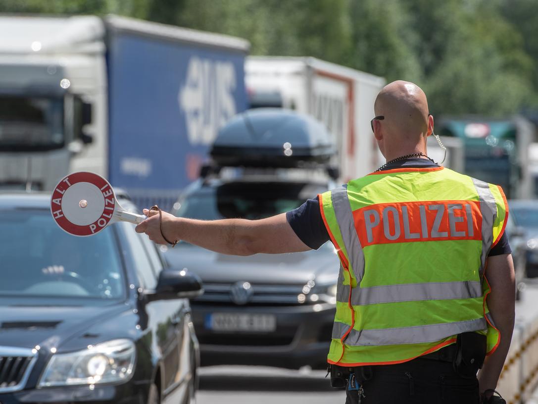 Bayerische Grenzpolizei beginnt mit Kontrollen