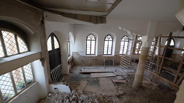 Der Original-Fußboden des Rathauses liegt derzeit offen.