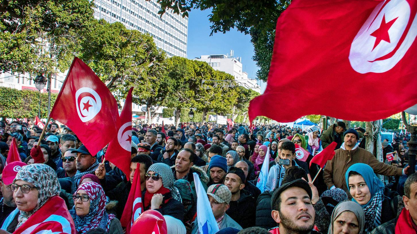 Das Bundeskabinett befasst sich unter anderem mit einem Gesetzentwurf zur Einstufung Georgiens, der Demokratischen Volksrepublik Algerien, des Königreichs Marokko und der Tunesischen Republik als sichere Herkunftsstaaten.