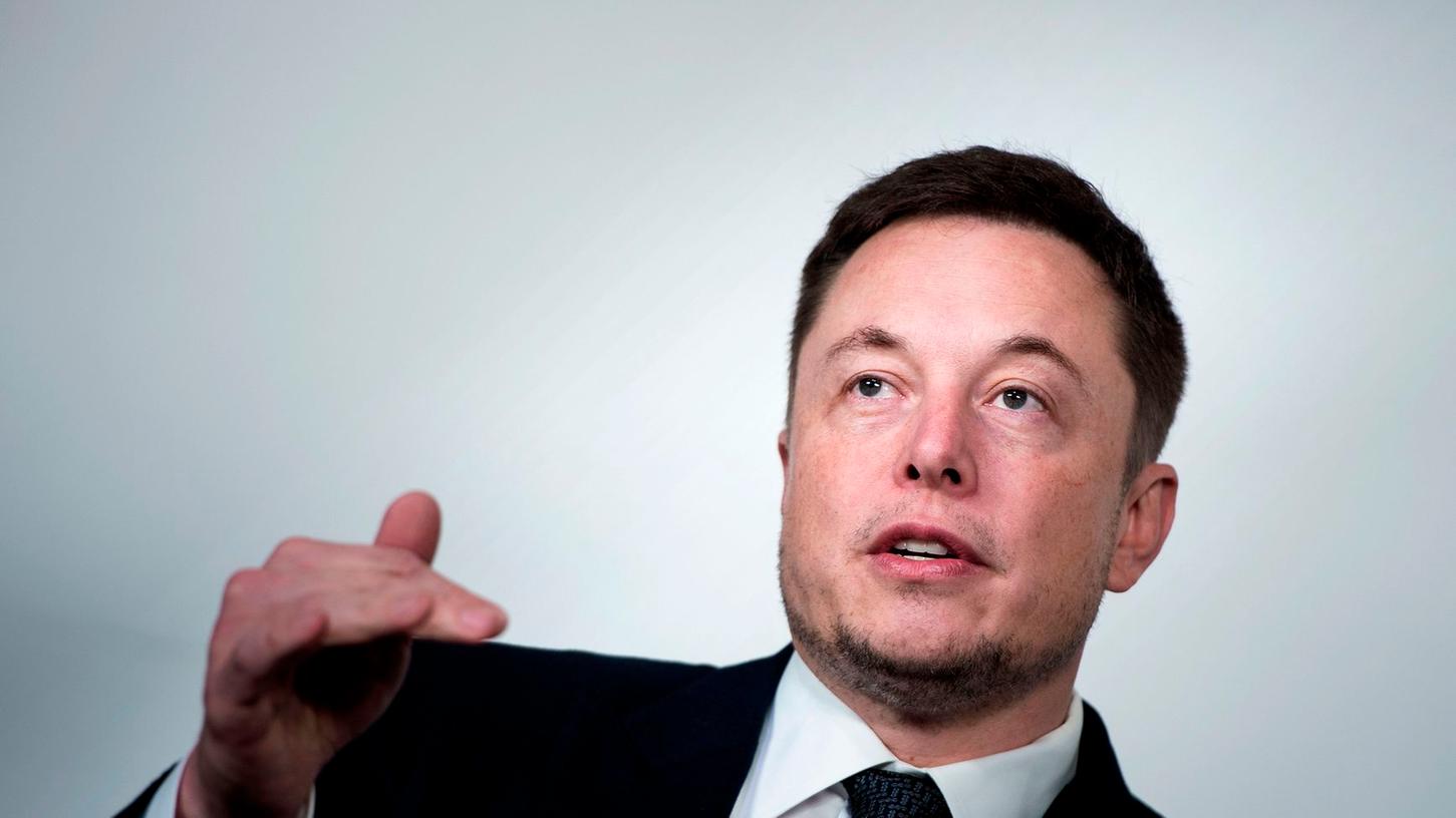 Tech-Milliardär Elon Musk ruderte zurück und entschuldigte sich beim britischen Taucher Vern Unsworth für seine beleidigenden Worte.