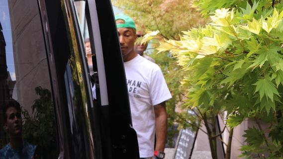 Superstar-Alarm: Pharrell Williams isst Sushi in Nürnberg