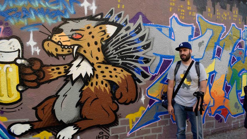 Haie und Kalligraphie: Streetart-Fans ziehen durch Gostenhof