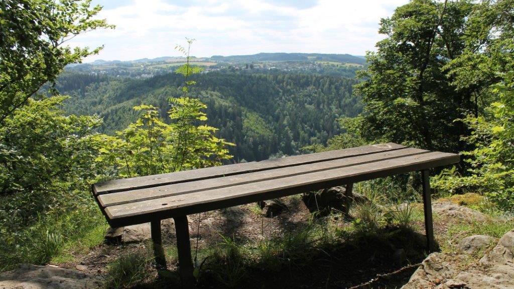 So sieht es aktuell am Aussichtspunkt "König David" im Höllental aus. In Zukunft könnte hier die längste Brücke der Welt beginnen.