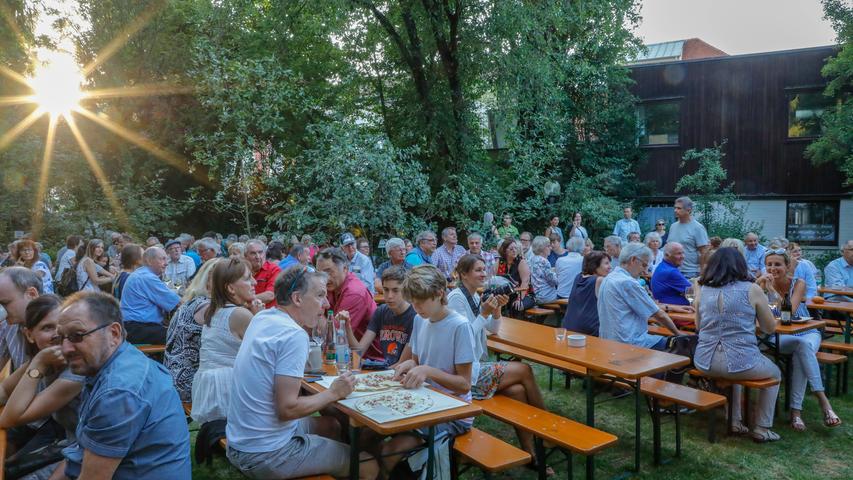 Mit Swing und Jazz: Sommerabend im Botanischen Garten Erlangen