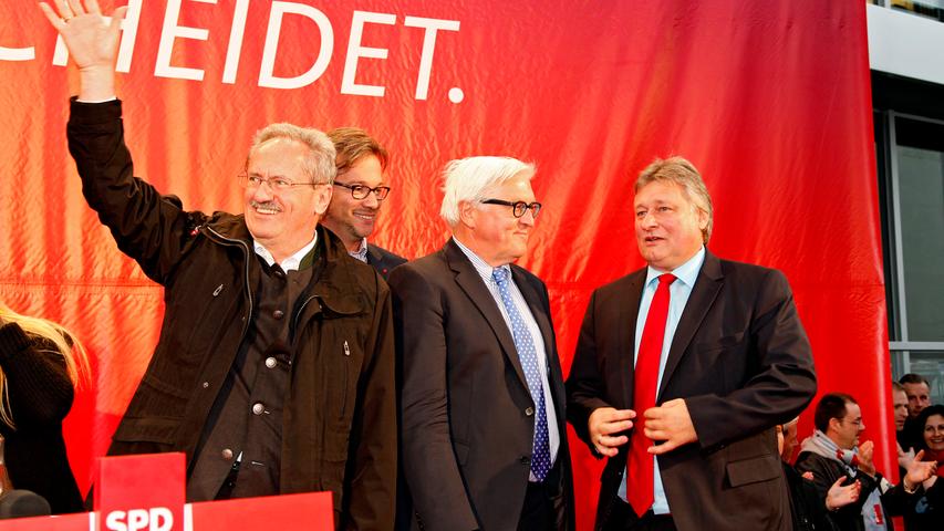Bei der SPD-Kundgebung in Nürnberg stahl Frank-Walter Steinmeier (2.v.r.) dem bayerischen Spitzenkandidaten Christian Ude (li.) die Schau.