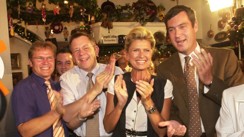Und so sehen Sieger aus: Wahlparty der CSU im Jahr 2003 mit Herrmann Imhoff, Karl Freller, Dagmar Wöhrl und Markus Söder (von links). Damals erreichte die CSU 60,7 Prozent der Stimmen.