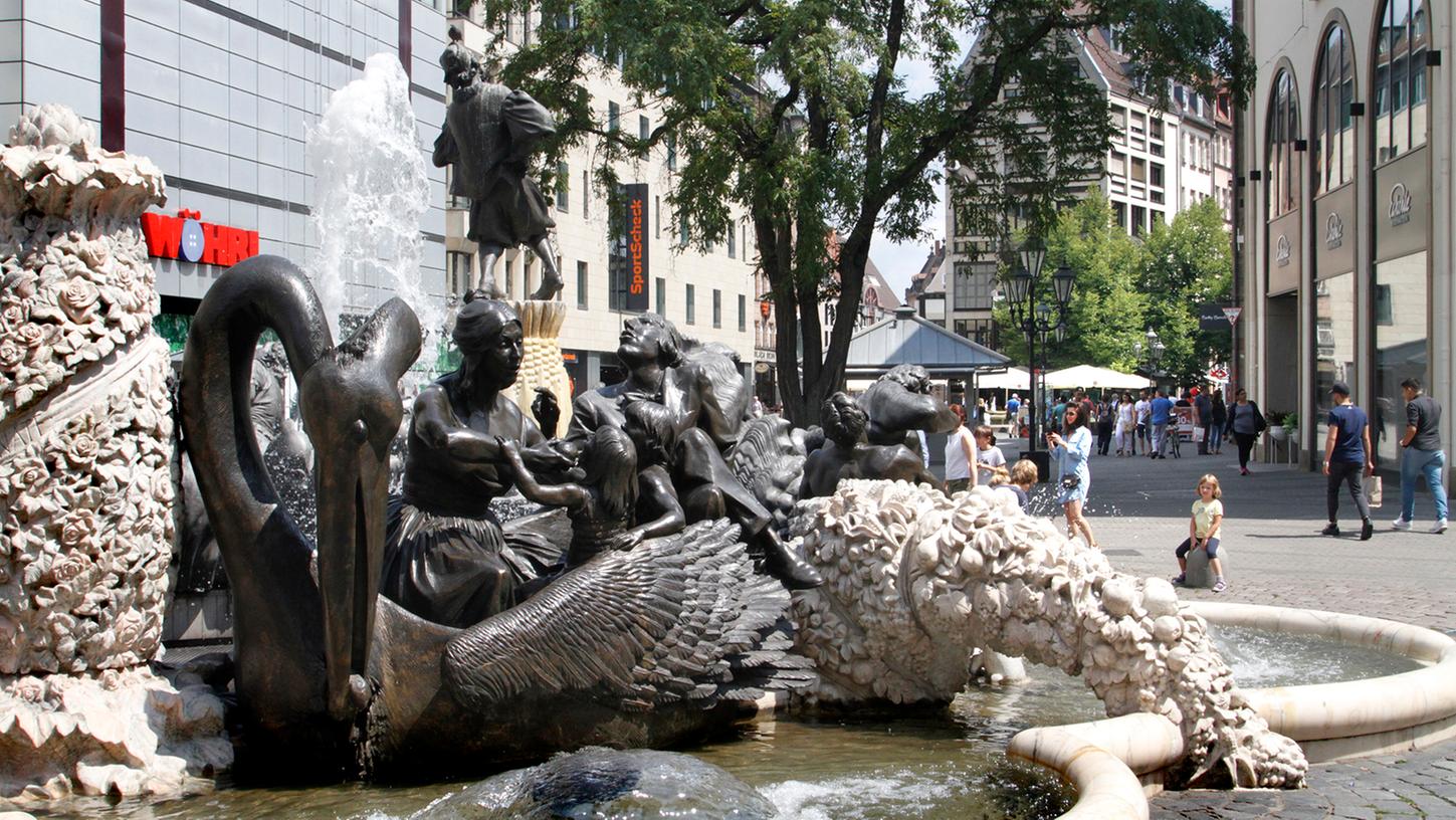 Ehekarussell-Brunnen im Herzen Nürnbergs sprudelt wieder