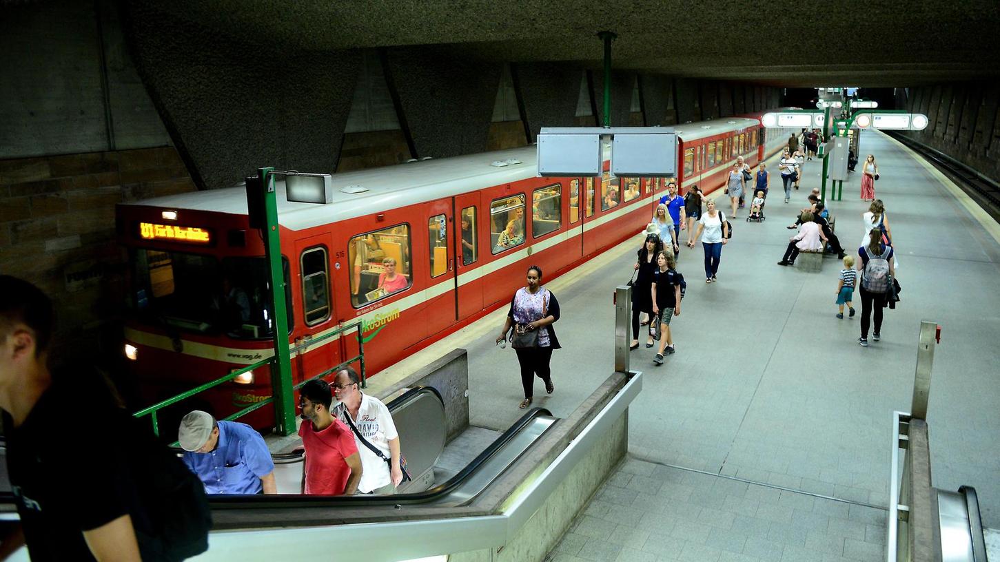 Fahrten mit der U-Bahn – hier an der Station Hauptbahnhof – und mit Bussen werden Jahr für Jahr teurer – sehr zum Unmut von Kunden und von Kommunalpolitikern.