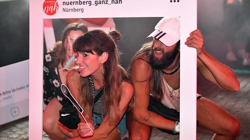 Bass, Beats und gute Laune: Nürnberger feiern beim Rathaus-Clubbing