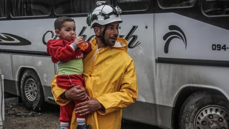 Deutschland nimmt 50 gerettete syrische Weißhelme auf