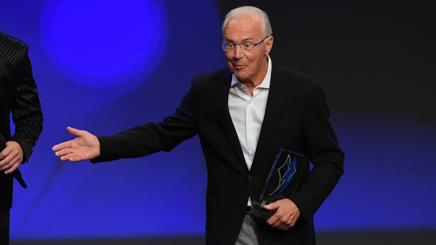Bei der Verleihung des Bayerischen Sportpreises in München äußerte sich Franz Beckenbauer zur WM-Affäre.