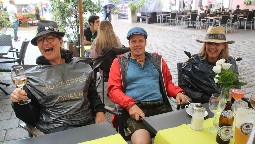 Schwabacher trotzen dem Regen beim Bürgerfest