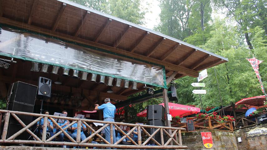 Trotz Regen: Forchheim feiert auch am Sonntag auf dem Annafest
